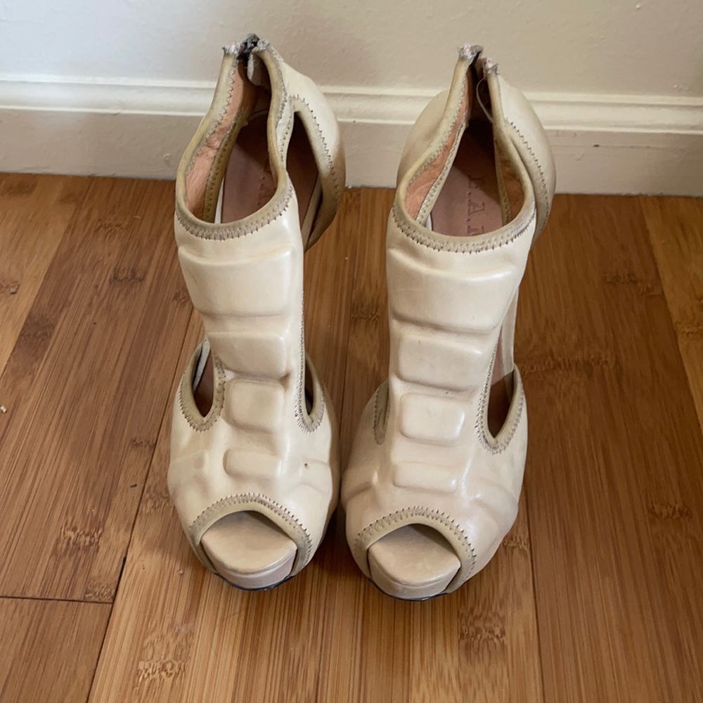 Cream Stilletos by L.AM.B